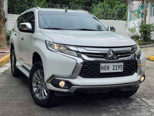 2019 Mitsubishi montero gls