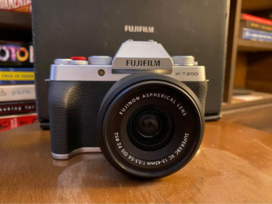 Fujifilm X-T200 W/ 15-45mm Kit Lens