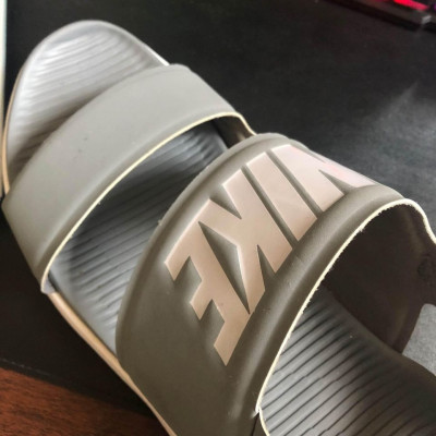 HOLIDAY SALE - FREE SHIPPING📍 PRELOVED WOMENS Nike Tanjun Sandals (US SIZE 12)
