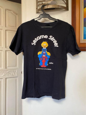 Uniqlo white pocket tee M