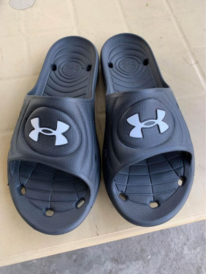Under armour sandals size 10
