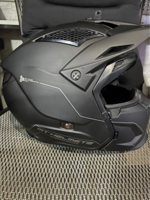MT Streetfighter Helmet