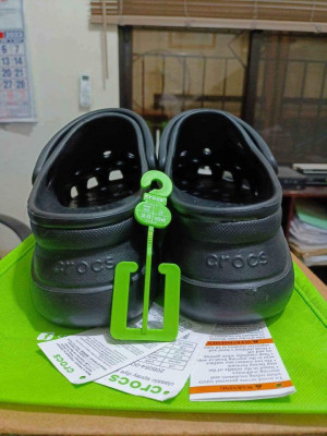 CROCS - Women Classic Platform Clog in Black