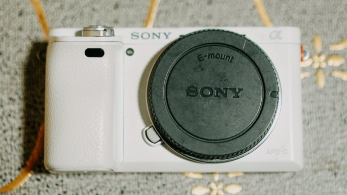 SONY A6000 CAMERA