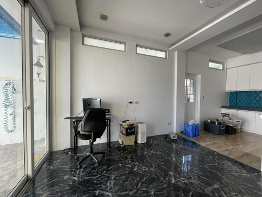 HOUSE AND LOT FOR SALE!!!