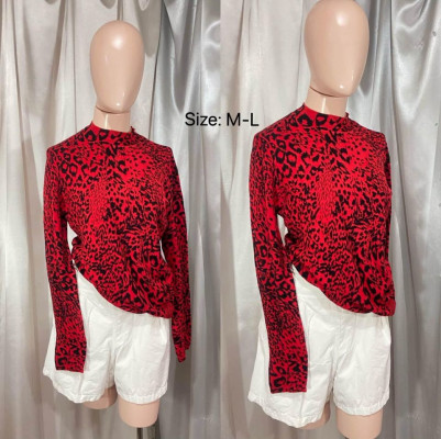 M-L Tops/ Knitted sweater