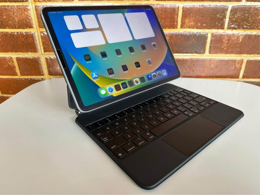 iPad Pro M1 11 inch 128GB Silver with Apple Magic Keyboard