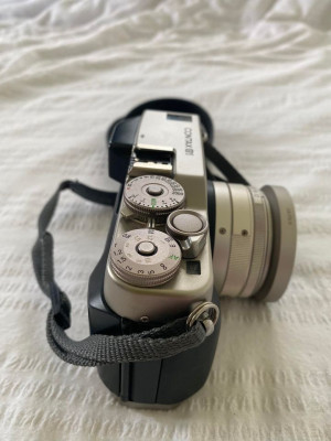 Contax G1 with Carl Ziess Biogon 28mm F2 Lens & data back and TLA140 Flash