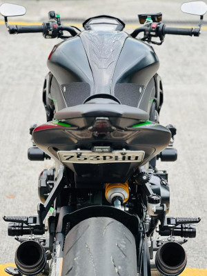 KAWASAKI Z1000R 2021 MODEL