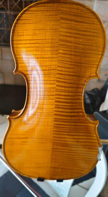 Strad violin