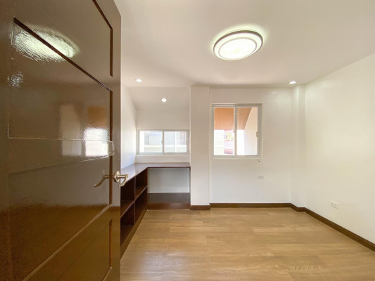 Exemplary Serene house and lot for Sale in an Exclusive Subdivision