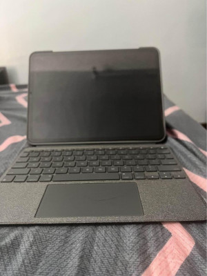 Logitech Combo Touch Keyboard for iPad Pro 11”