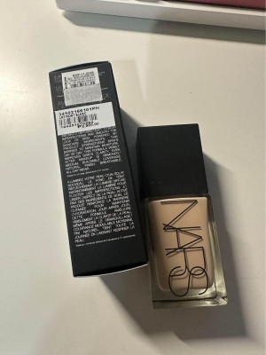 NARS LIGHT REFLECTING FOUNDATION