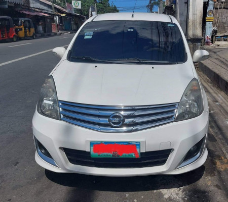 2013 Nissan grand livina highway star