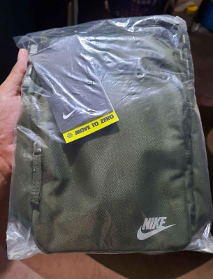 Nike heritage crossbody bag