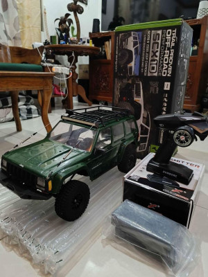 Axial Scx10 II RC Crawler 1:10