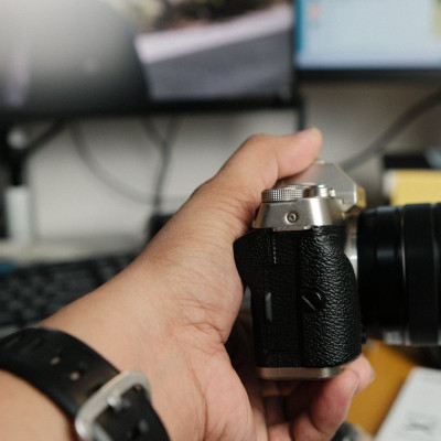 Fujifilm XT100 good as new mint condition