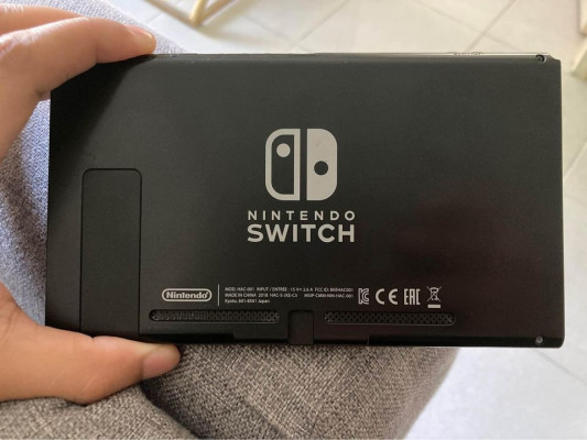 Nintendo Switch V1 Tablet with FREE GAME