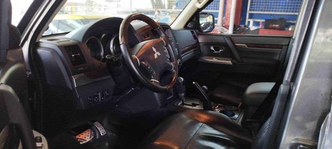 2014 Mitsubishi pajero