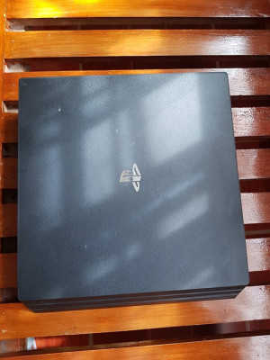 PS4 PRO