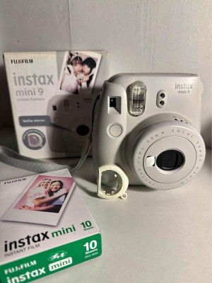 Instax Mini 9 (Smoky White)