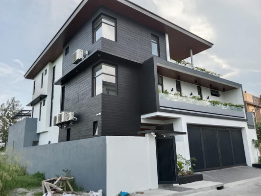 Modern Three Storey House