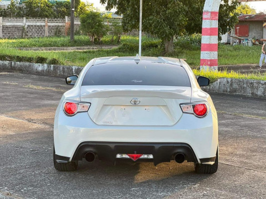 Toyota 86 manual 2013 model