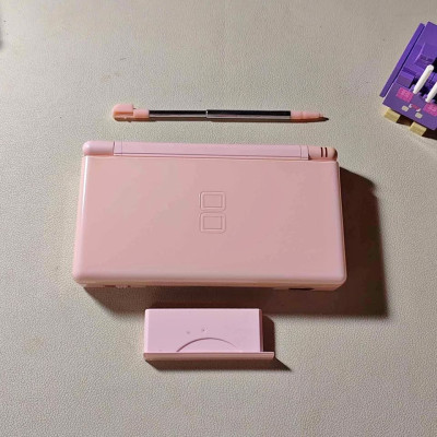 Pink Nintendo ds lite