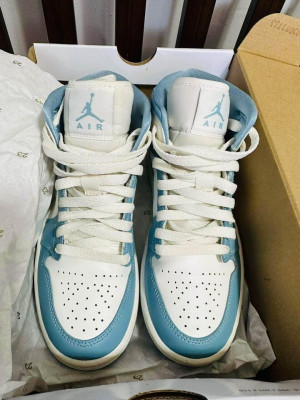 Air Jordan 1 Mid “UNC” Blue-Sail