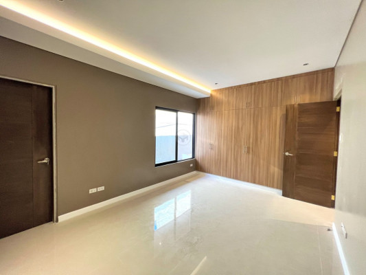 Brilliant Bungalow For Sale in BF Homes, Parañaque