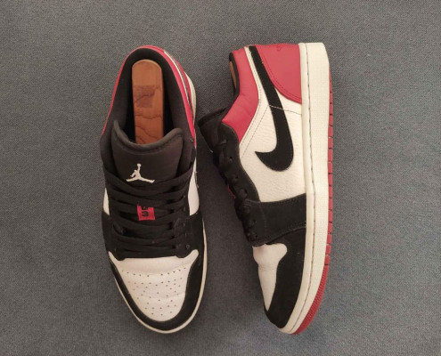 Air Jordan 1 Low SE Black Toe