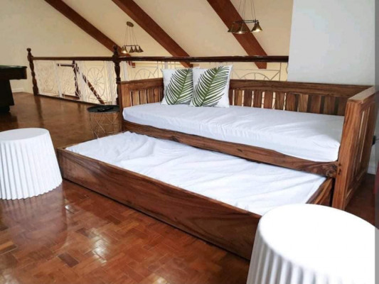 HOUSE AND LOT FOR SALE IN TAGAYTAY