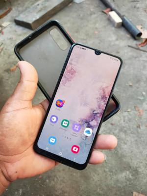 Samsung a50 6gb 128gb no issue