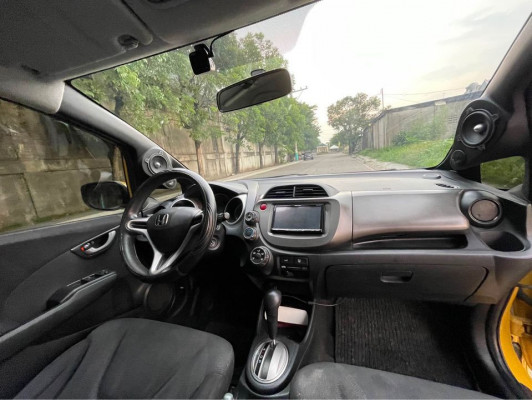 2010 Honda jazz