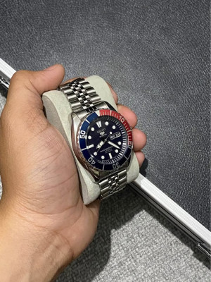 Discontinued Seiko 5 Sports Pepsi ‘Sea Urchin’