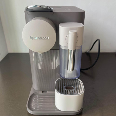 Nespresso Lattissima One (Mocha Brown)