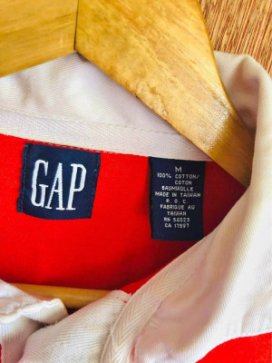 GAP longsleeve shirt