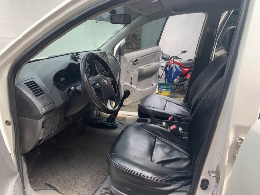 2013 Toyota hilux diesel manual loaded a1con