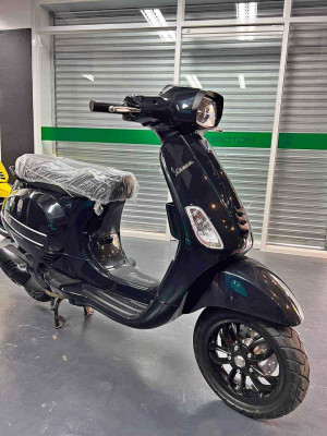 2022 Vespa s125