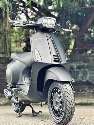 2022 Vespa Sprint TFT S150 slight negotiable for sure buyer