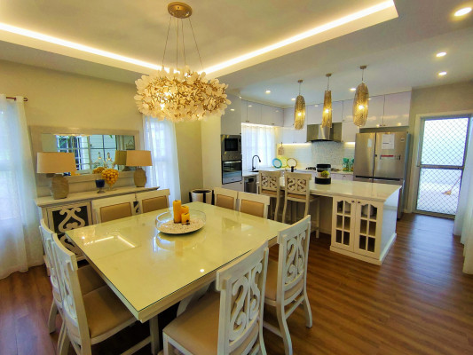 MODERN WESTERN STYLE HOUSE FOR SALE IN ANGELES CITY NEAR ROCKWELL PAMPANGA