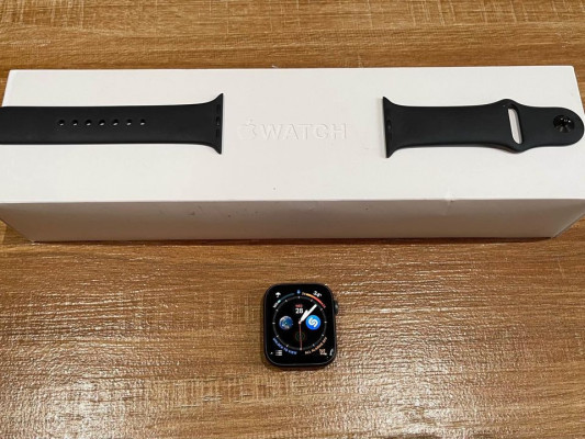 Apple Watch Series 5 44mm (100% AUTHENTIC)