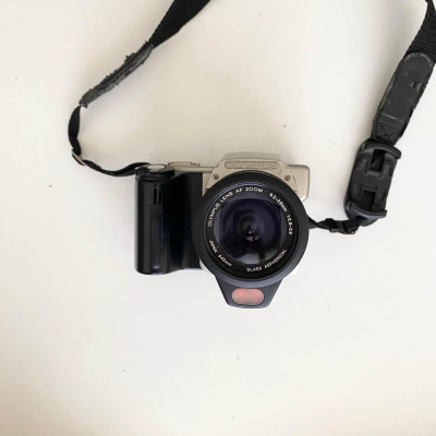 Vintage Camedia C-2500L Digital Camera Digicam SLR