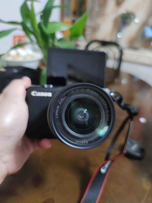 Canon EOS M10 Vlogging Camera