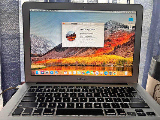 For sale Macbook Air (13-inch, Early 2015)