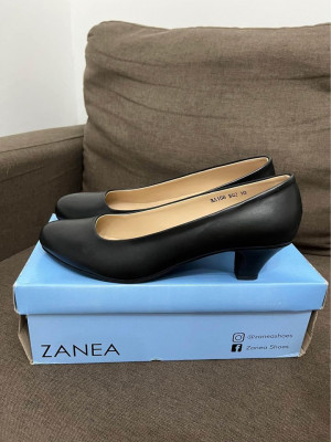 Zanea Black Shoes