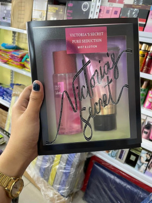 VICTORIA SECRET PROMO SET WITH BODY LOTION