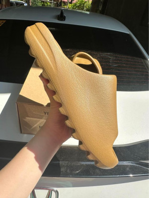 Yeezy Slide Ochre