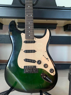 Rush Selling! 1 Set Electric Guitar + Ampli