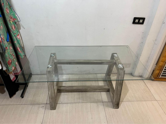 Used tempered glass and wood center table